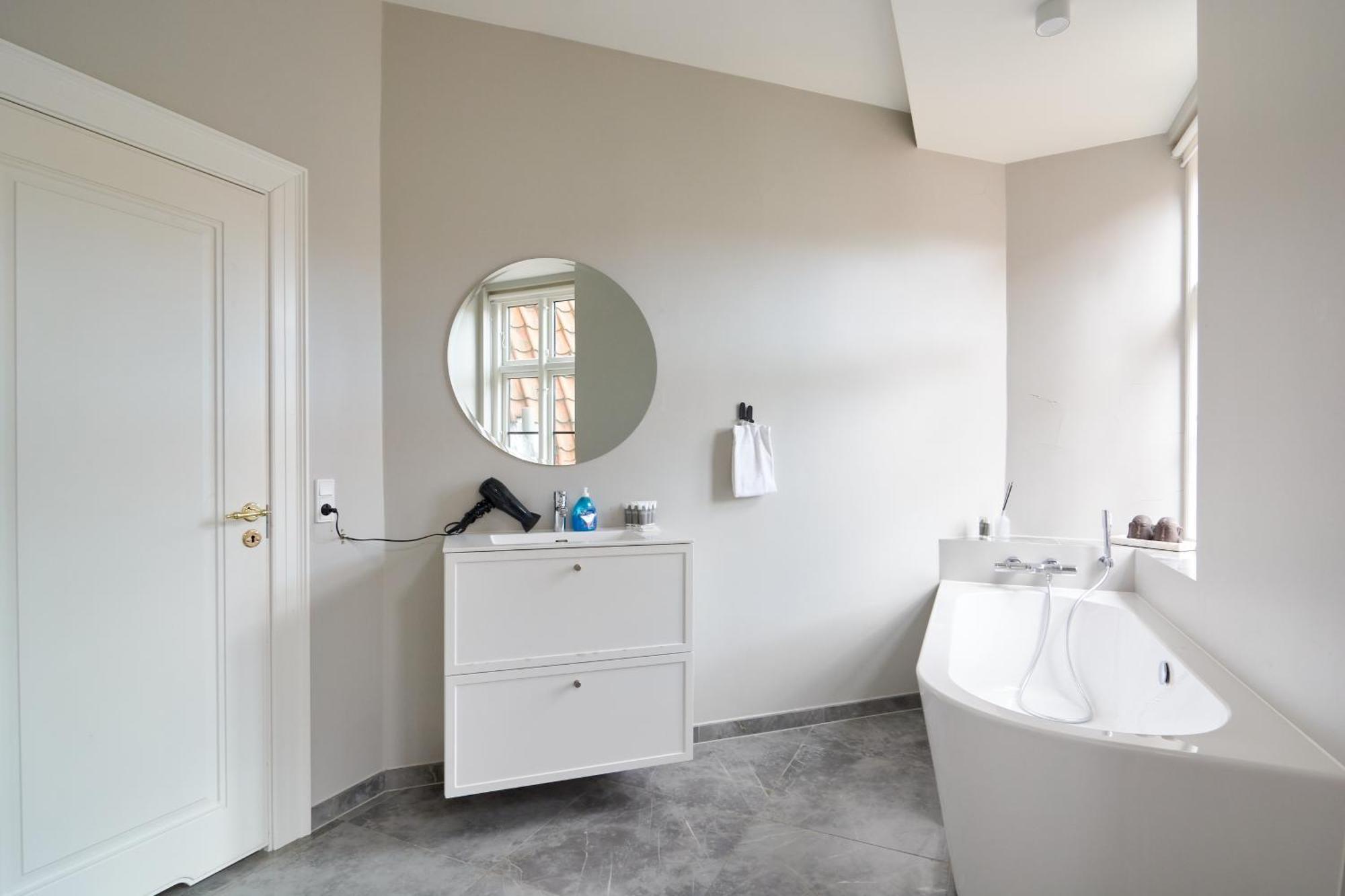 Large 4 Bedroom With Balcony & Bathtub In Cph City Kopenhag Dış mekan fotoğraf